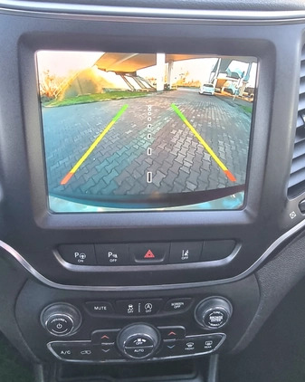 Jeep Cherokee cena 85800 przebieg: 33000, rok produkcji 2019 z Wrocław małe 379